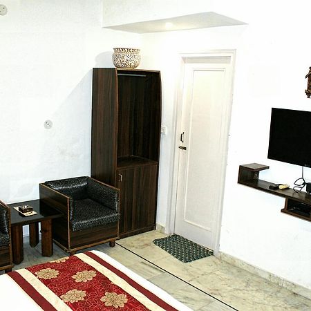 Kaveri Hotel And Restaurant Yamunānagar Εξωτερικό φωτογραφία